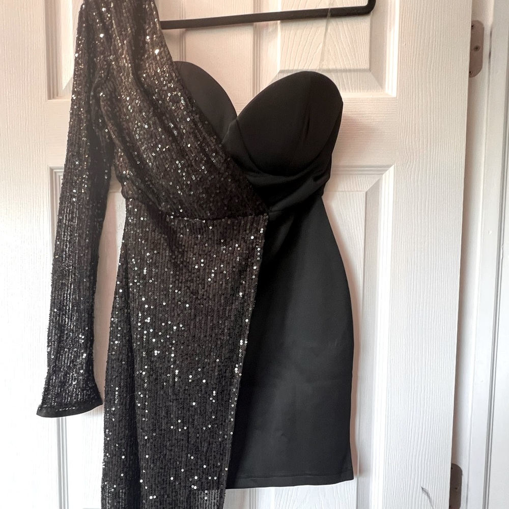 NWT Half Sleeve Sweetheart Mini Dress